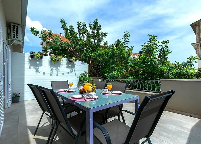 Apartament Aurora *